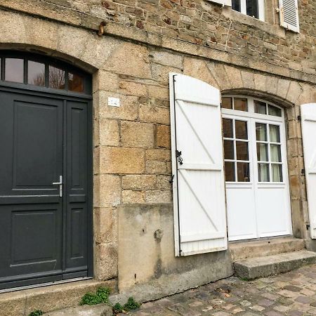 Gate House Lodge Dinan Exterior photo