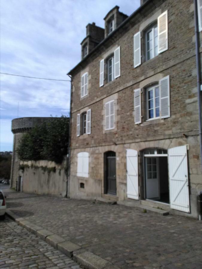 Gate House Lodge Dinan Exterior photo