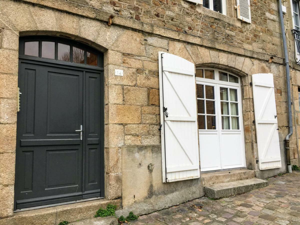 Gate House Lodge Dinan Exterior photo