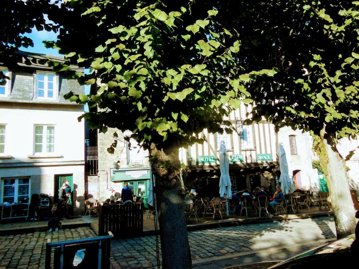 Gate House Lodge Dinan Exterior photo