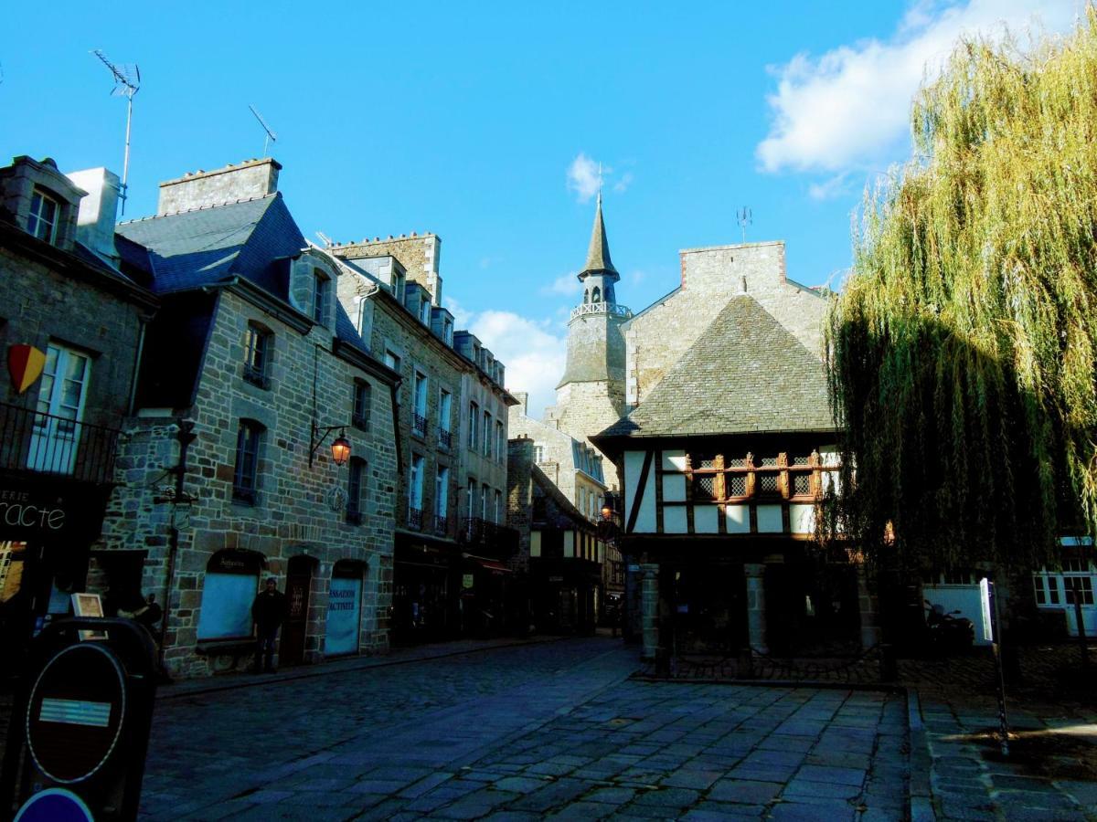 Gate House Lodge Dinan Exterior photo