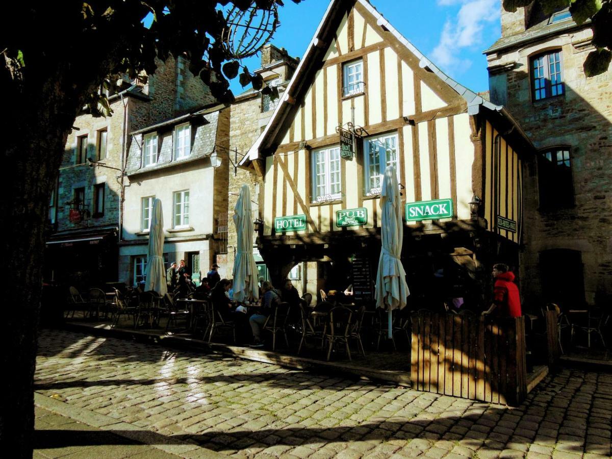 Gate House Lodge Dinan Exterior photo