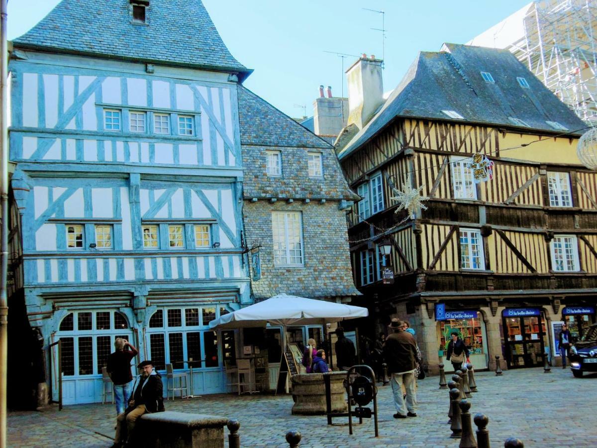 Gate House Lodge Dinan Exterior photo