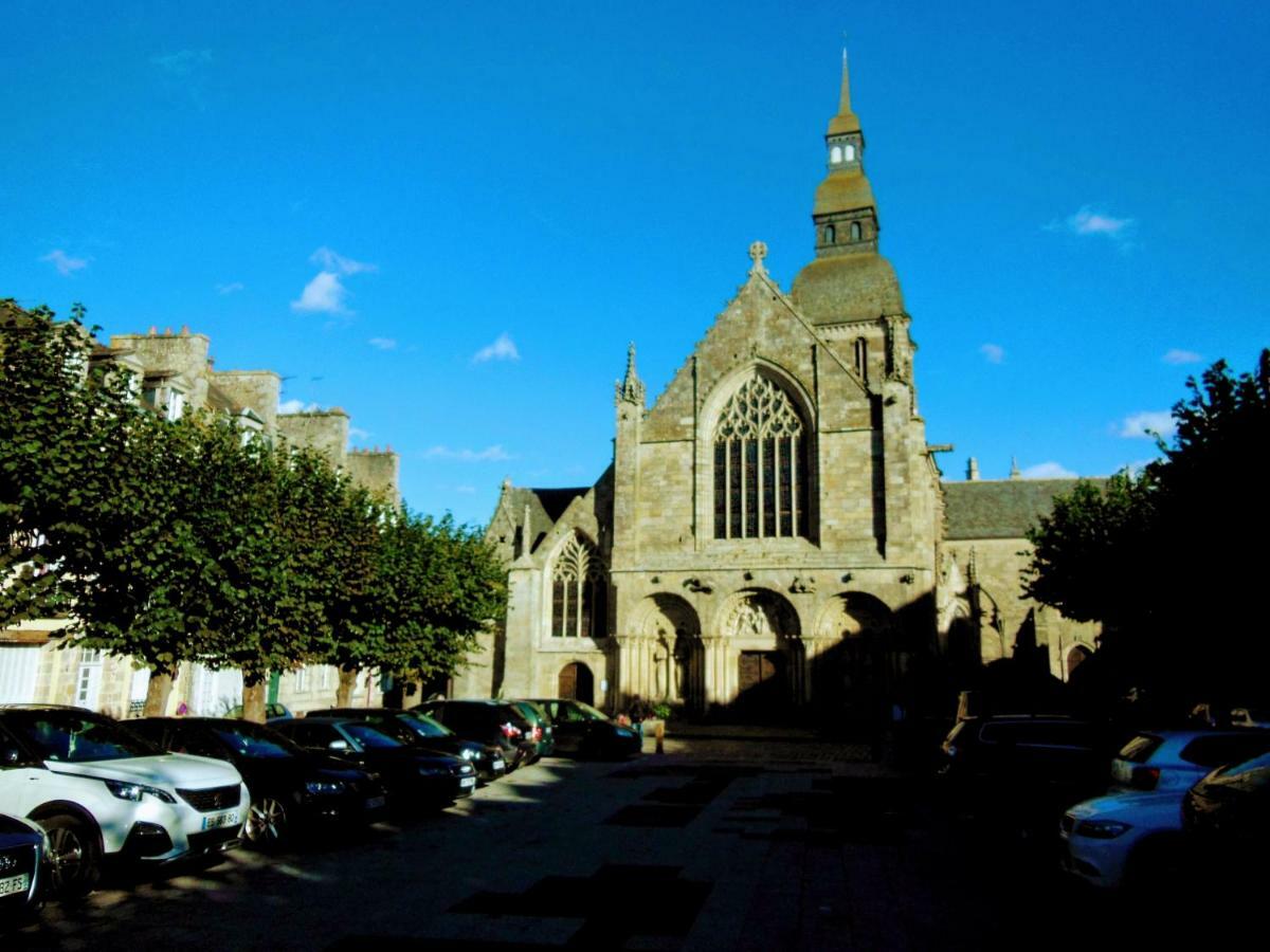 Gate House Lodge Dinan Exterior photo